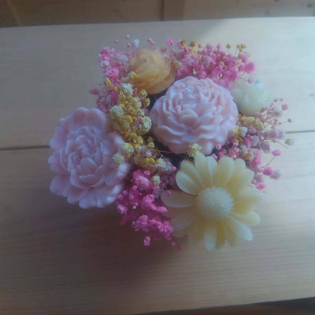 Bouquet floreale profumato in cera di soia naturale - Toni rosa cipria e giallo