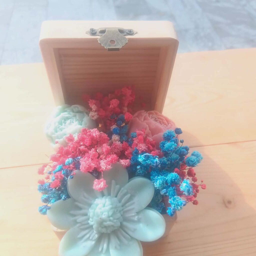 Bouquet floreale profumato - cera di soia naturale - confezione elegante